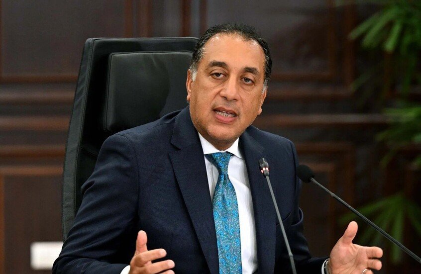 مصر توضح ما سيحدث للنفط حال استمرار الحرب بين أمريكا وإيران