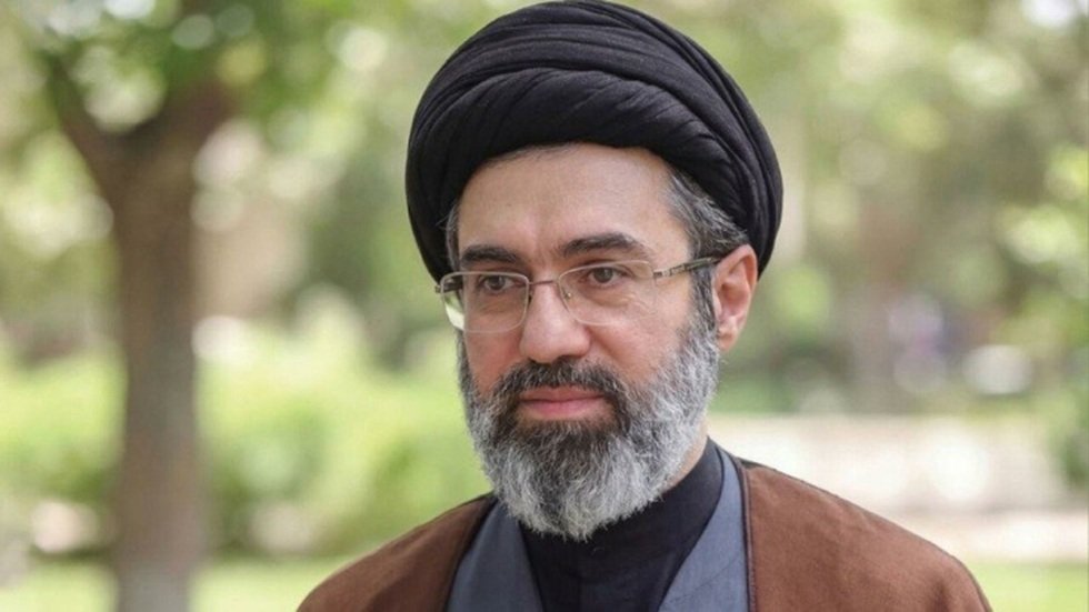 مكتب خامنئي: وحدة الشعب أوقعت الانقسام في صفوف العدو وسنزيد تماسكنا قوة وصلابة