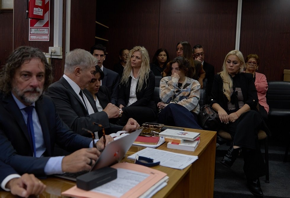 شهادة صادمة أمام المحكمة تكشف تفاصيل جديدة حول ظروف وفاة الأسطورة دييغو مارادونا وتداعياتها على أسرته