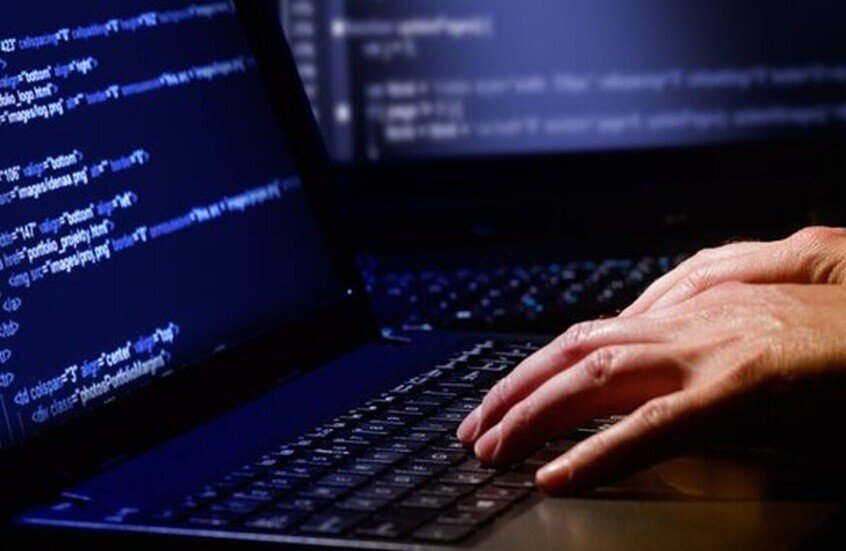 مقاطعة كندية تقترح قانونًا لحظر وسائل التواصل الاجتماعي والذكاء الاصطناعي على اليافعين