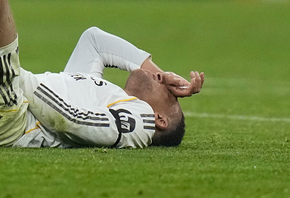 ريال مدريد يكشف تفاصيل إصابة كيليان مبابي