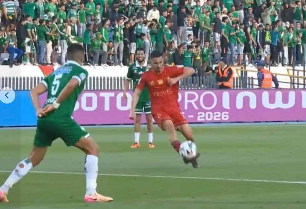 أنس سرغات يسجل هدفًا مميزًا في الدوري المغربي