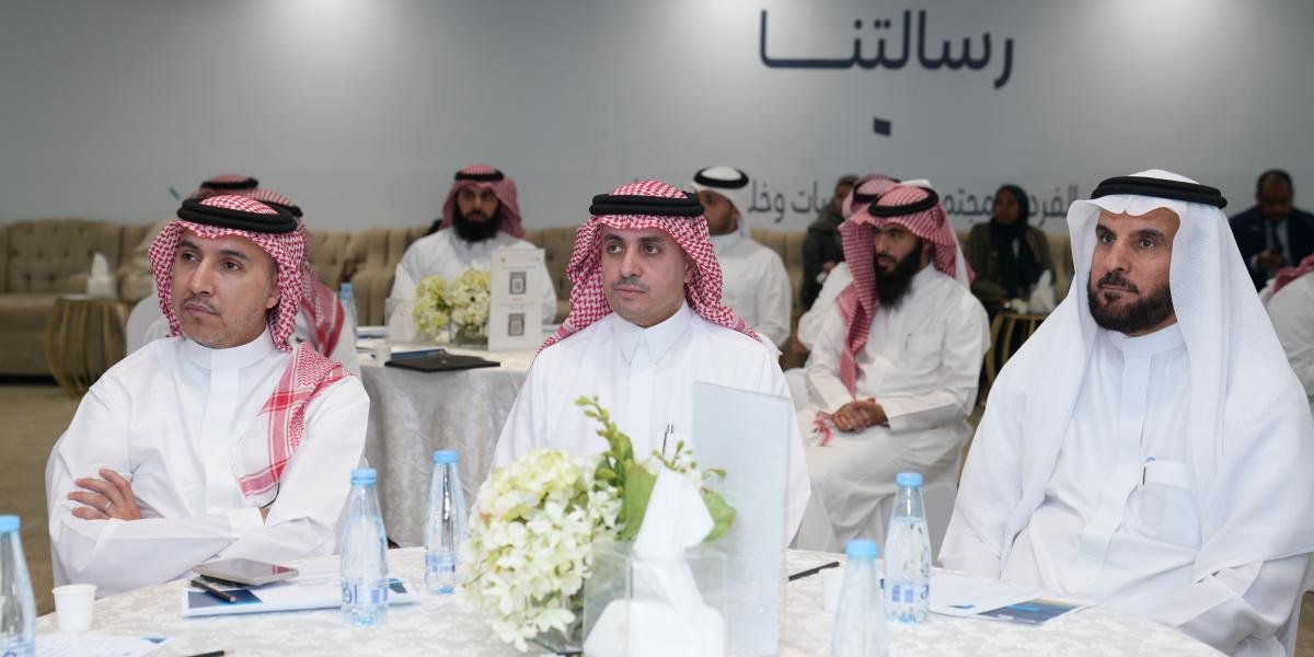 وزارة الموارد البشرية والتنمية الاجتماعية تعقد جلسة نقاش حول دعم الجمعيات الشبابية