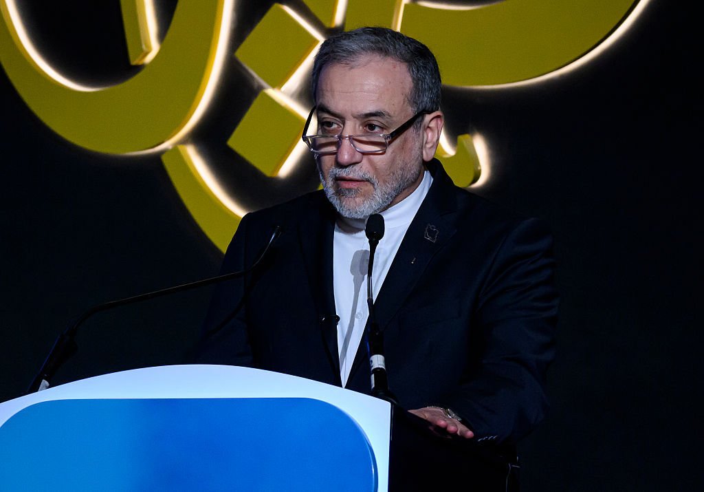 عراقجي يجري اتصالات إقليمية لبحث مبادرات إيران لإنهاء الحرب
