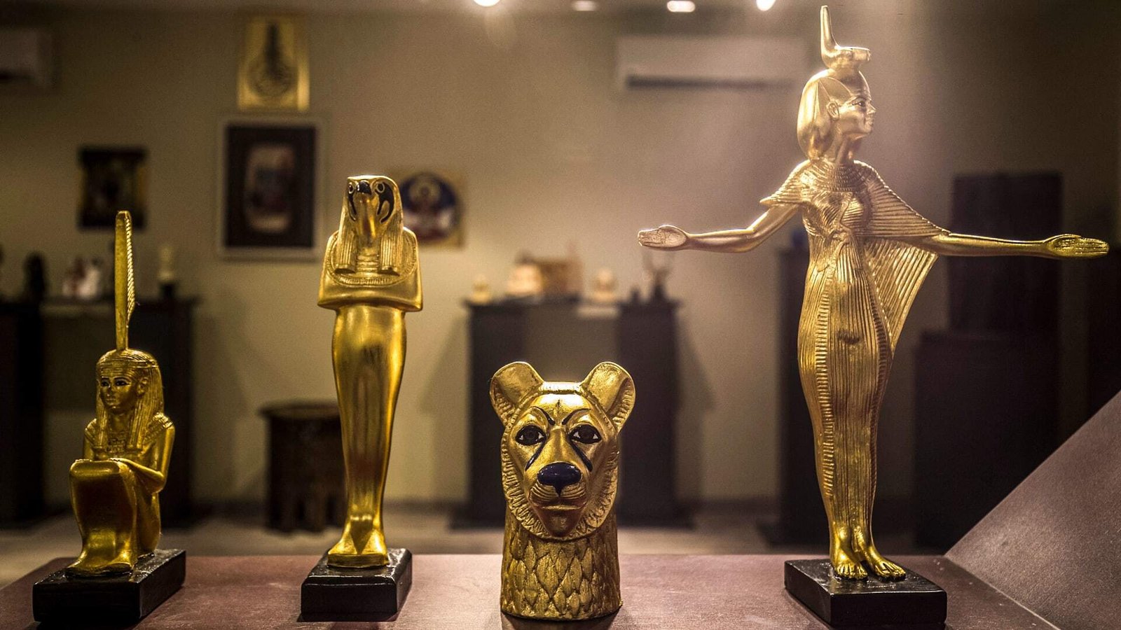 مصر تستعيد قطعا أثرية نادرة من إيطاليا 