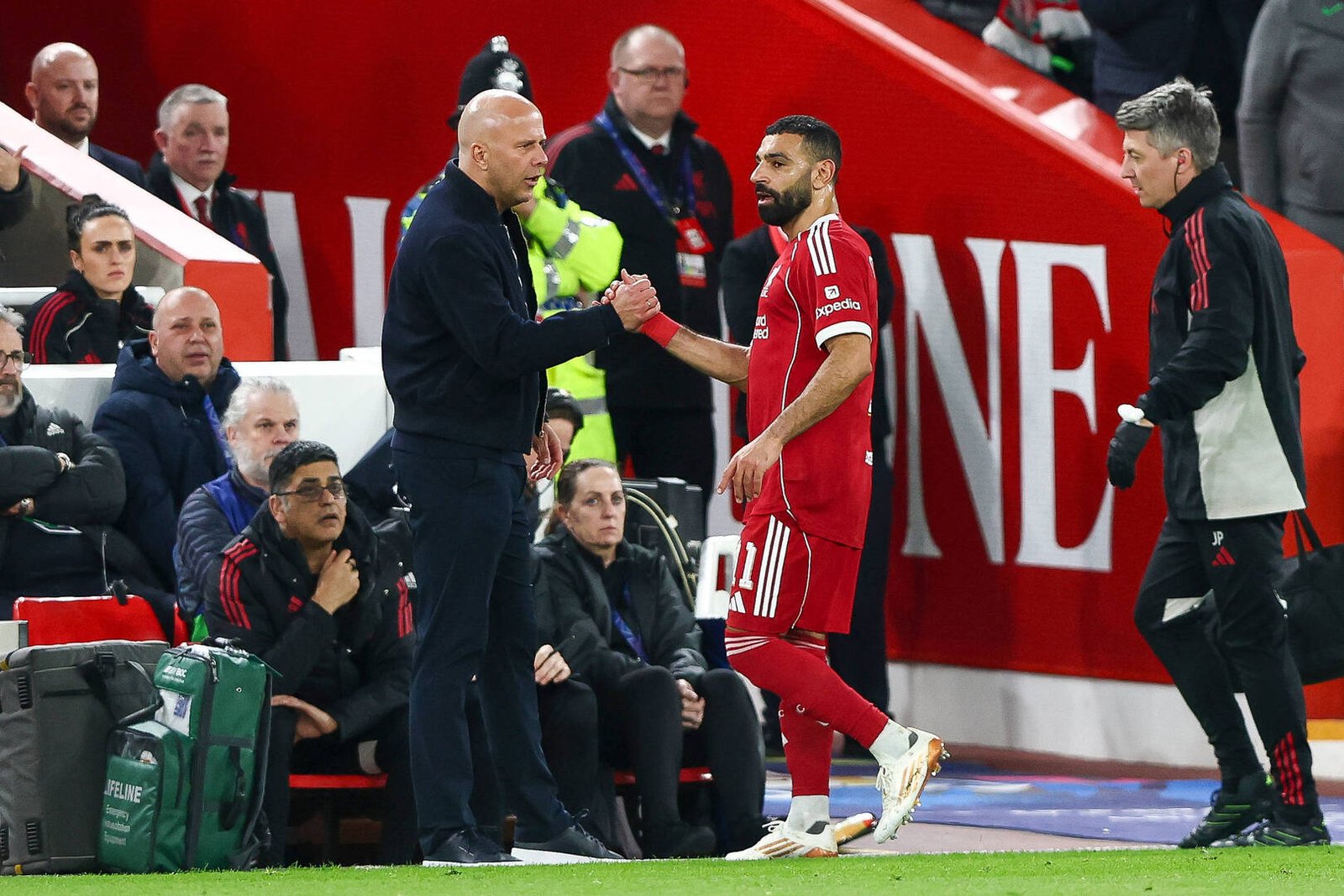 مدرب ليفربول يوضح موعد عودة صلاح إلى الملاعب
