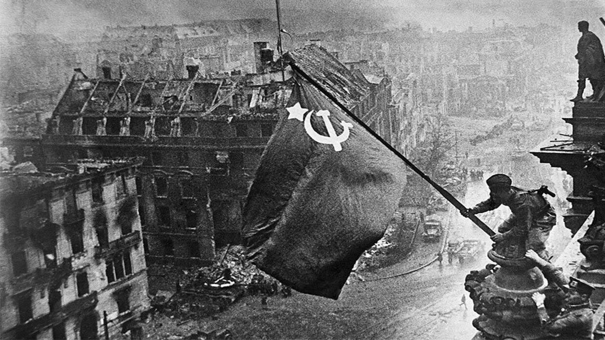 الأجهزة الأمنية في Russia تكشف وثائق سرية حول انتحار Adolf Hitler وتوضح أول من علم بالحادثة