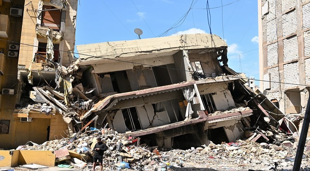جنوب لبنان: 20 قتيلاً و25 جريحاً جراء سلسلة غارات إسرائيلية في يوم دام