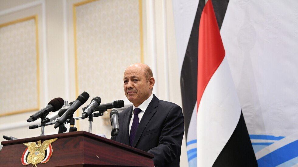 رئيس مجلس القيادة الرئاسي اليمني يبعث تهنئة إلى بوتين بمناسبة يوم النصر