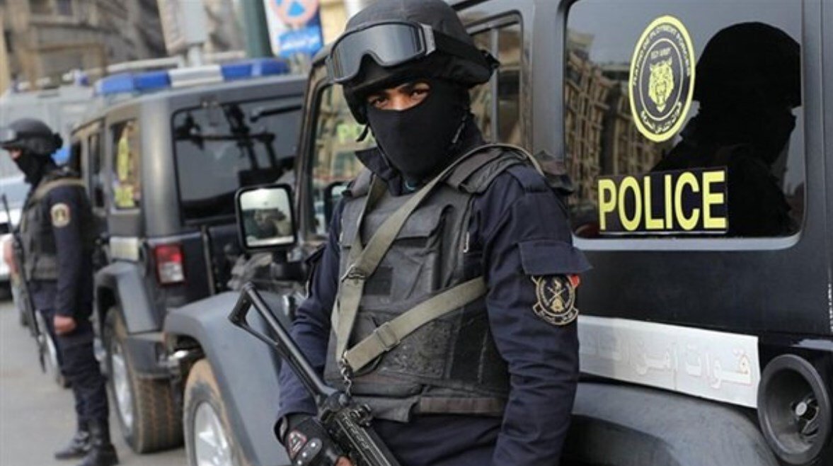 القبض على رجل أعمال مصري هارب محكوم عليه بالسجن 700 سنة