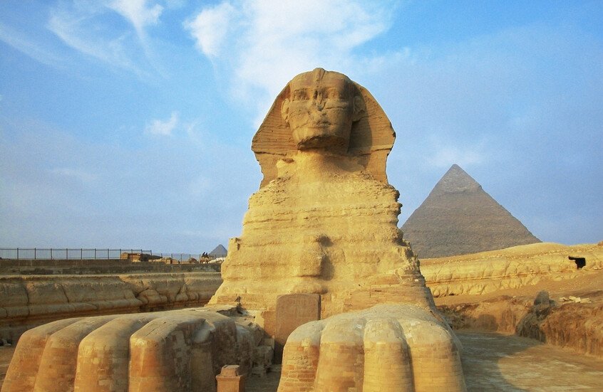 باحث إيراني يثير الجدل بطرح فرضية غير تقليدية حول الهرم الأكبر في مصر