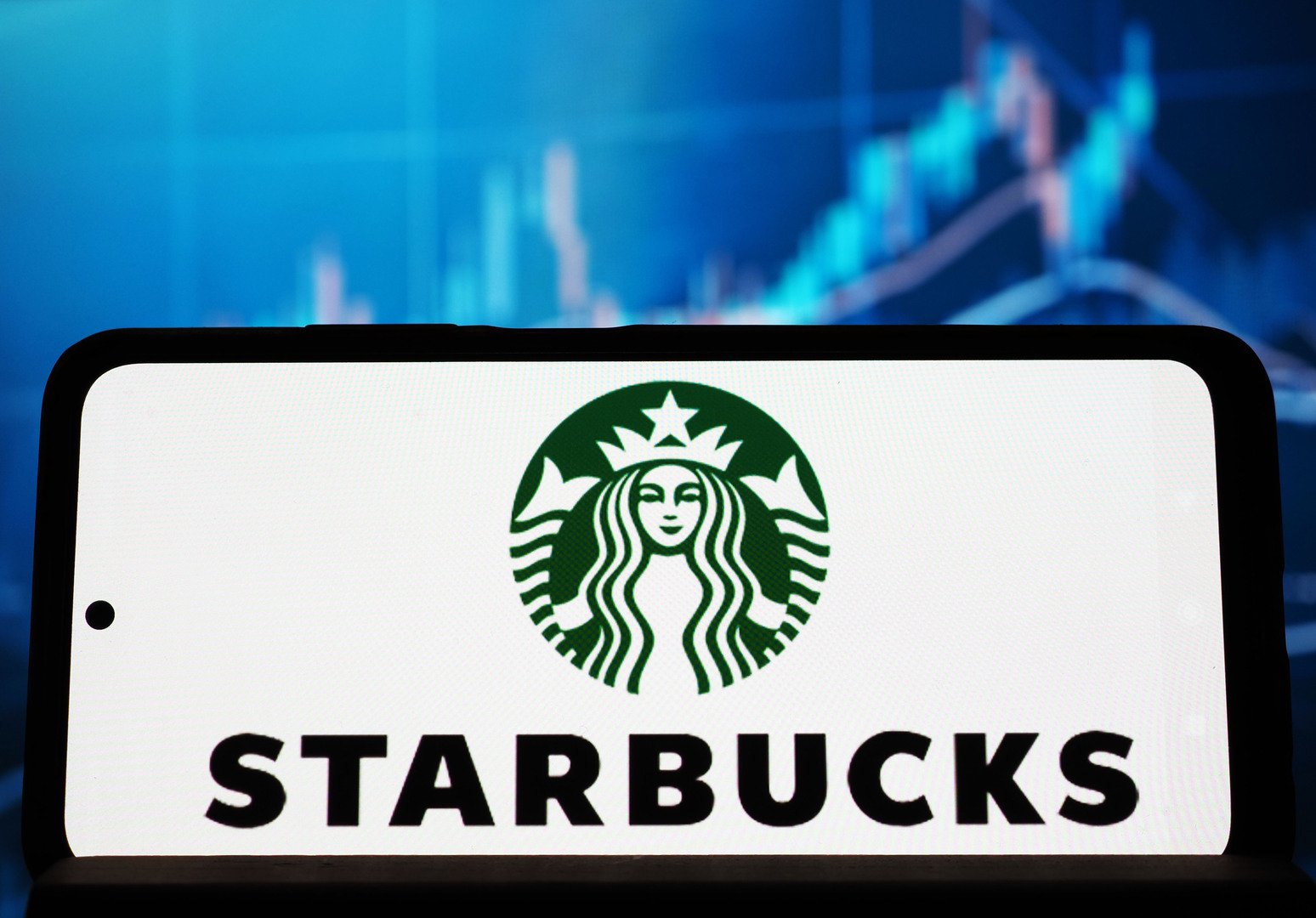إعادة هيكلة داخل Starbucks في الولايات المتحدة تشمل إغلاق فروع وتسريح 300 موظف إداري