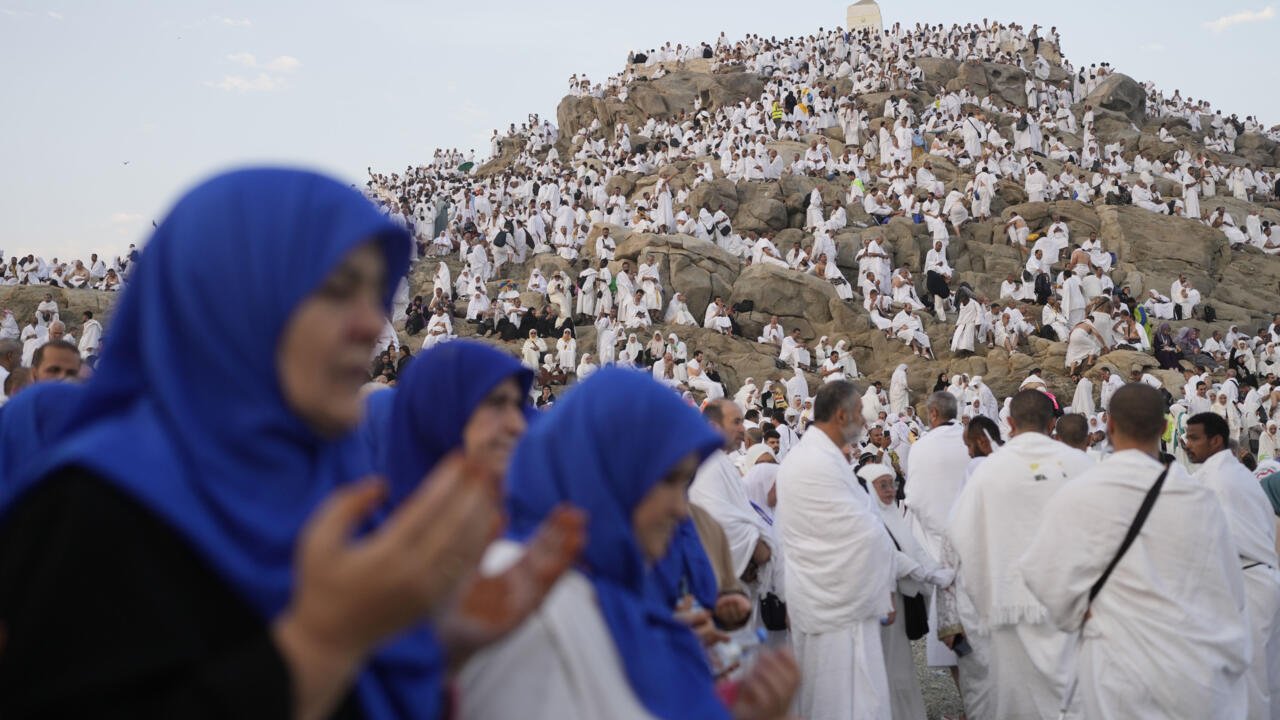 السعودية تعلن رسمياً موعد وقفة عرفة وعيد الأضحى