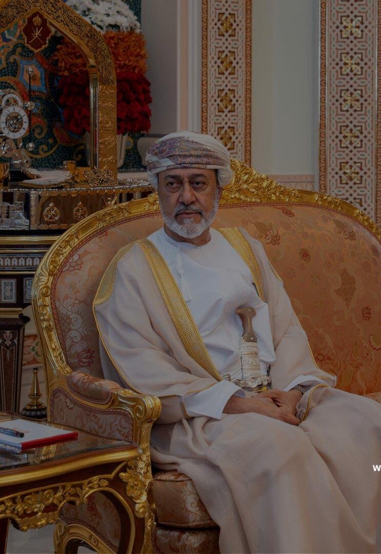 سلطان عمان يبحث مع ماكرون مستجدات الأوضاع في المنطقة
