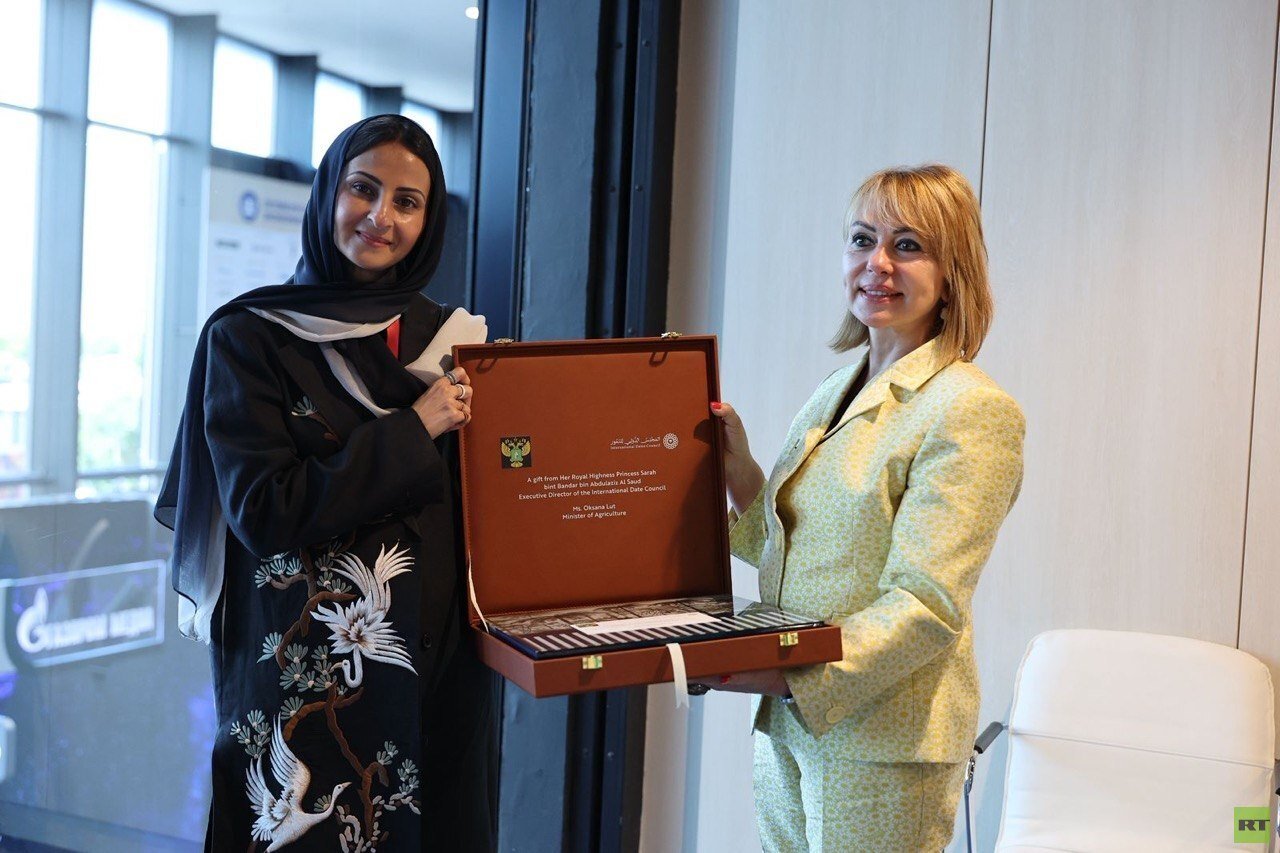 الأميرة Sara bint Bandar Al Saud تبحث مع وزيرة الزراعة الروسية التوجهات الاستراتيجية لمجلس التمور