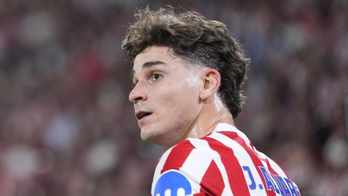 جوليان ألفاريز يحسم موقفه من الانتقال إلى ريال مدريد