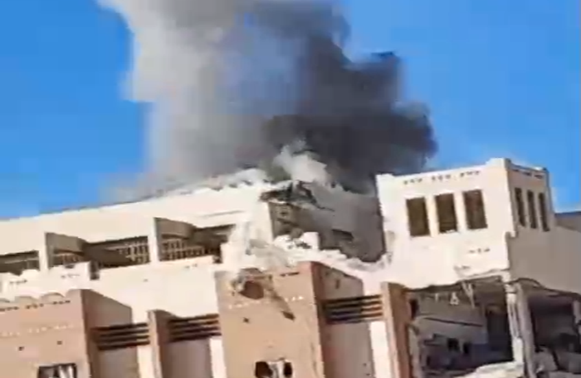 مسيرة إسرائيلية تنفجر على سطح سجن أصداء غرب مدينة خان يونس (فيديو)