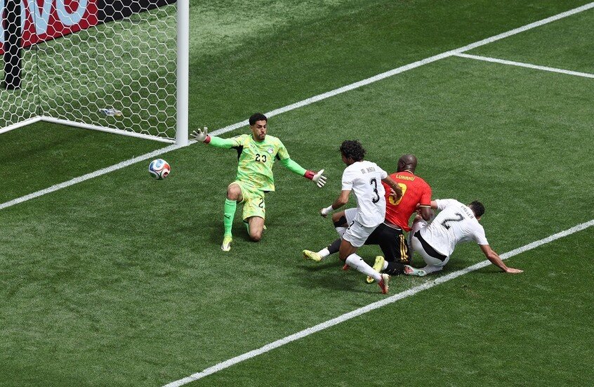 مصر تبدأ مونديال 2026 بتعادل بطعم الفوز (فيديو)