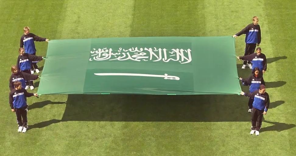 معاملة مختلفة للعلم السعودي في مونديال 2026 أمام أوروغواي