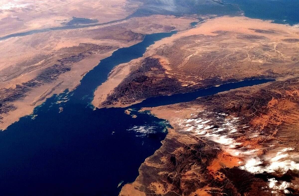 شركات سعودية وإماراتية ومصرية تتنافس على تطوير حقول النفط في مصر