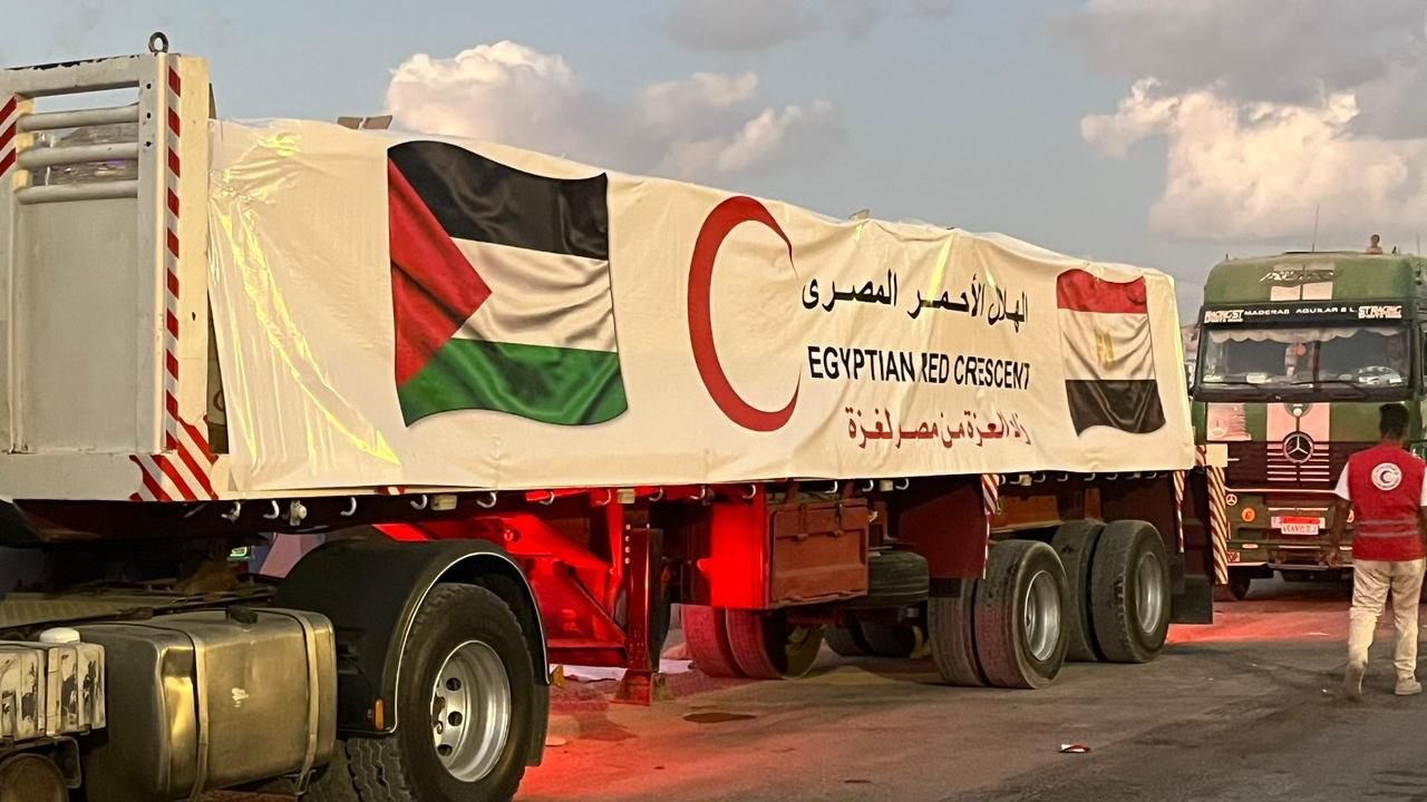 مصر ترسل 3117 طنا من المساعدات الإنسانية إلى غزة ضمن قافلة «زاد العزة 217»