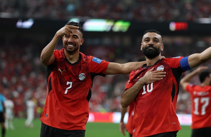 السيسي يوجّه رسالة إلى منتخب مصر عقب الفوز التاريخي في كأس العالم