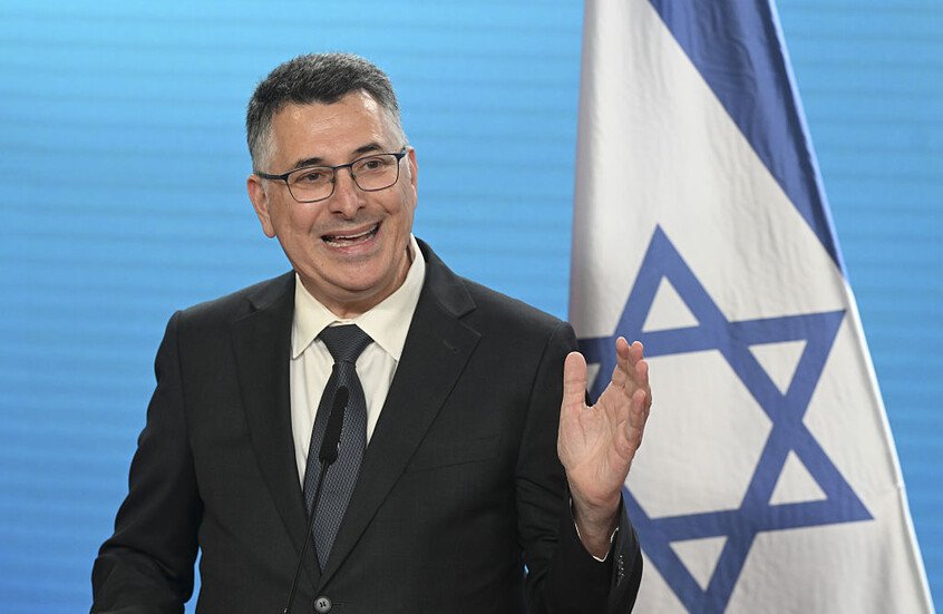 بن غفير يلوّح بتصعيد ضد بيروت ويدعو إلى إنهاء التهدئة (فيديو)