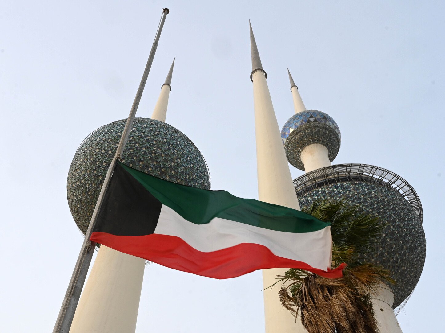الجيش الكويتي: الدفاعات الجوية اعترضت صاروخين باليستيين