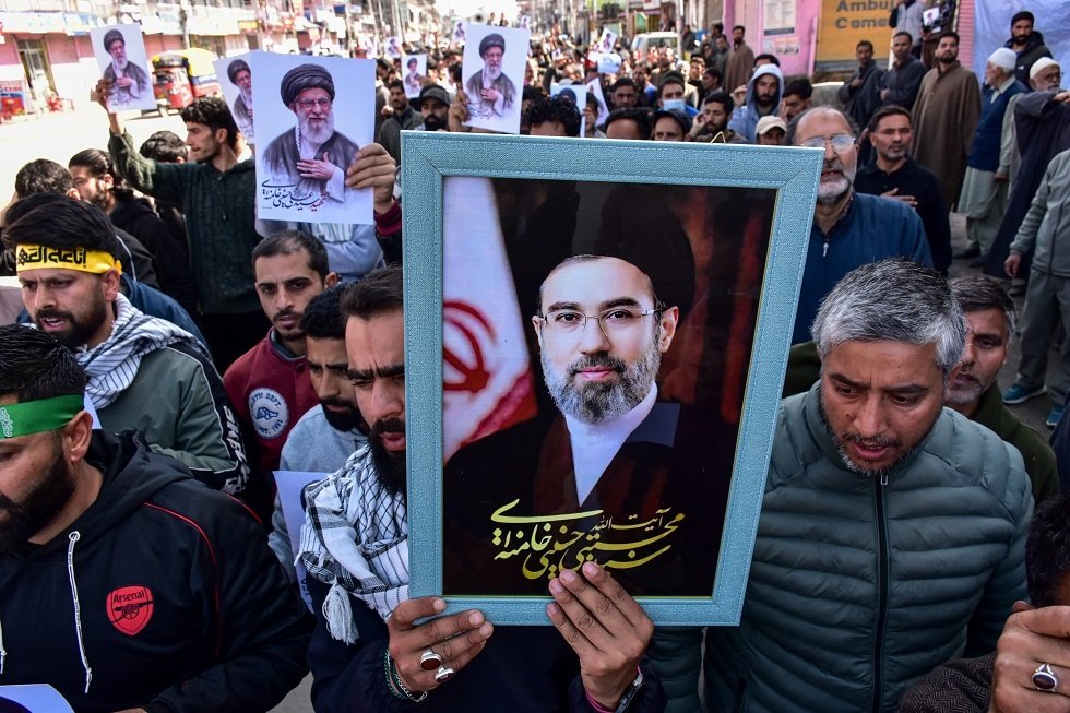 خامنئي يدعو إلى مقاضاةواشنطن وتل أبيب بتهمة ارتكاب جرائم بحق الشعب الإيراني