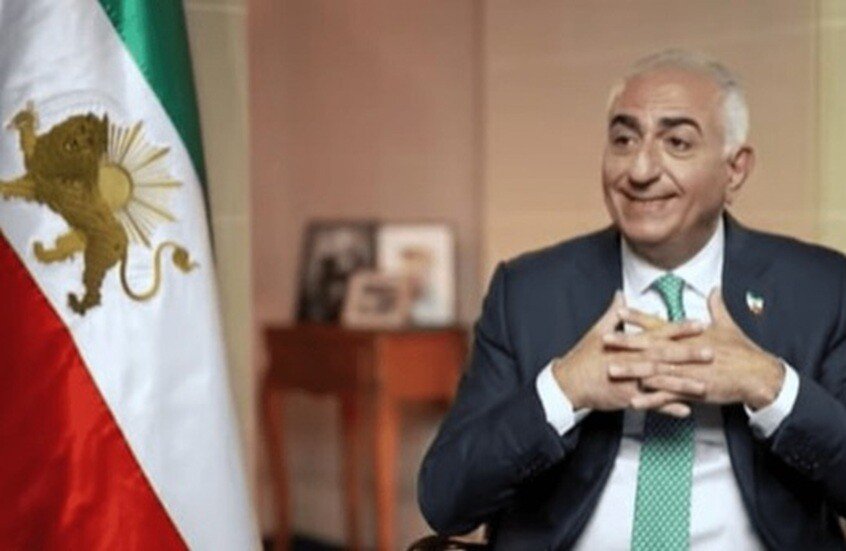 نجل شاه إيران المخلوع يدعو إلى أسبوع عالمي للاحتجاجات تزامنا مع دفن خامنئي