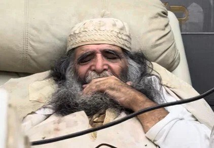 مقتل حاخام إسرائيلي بارز طعنًا داخل منزله (صور)