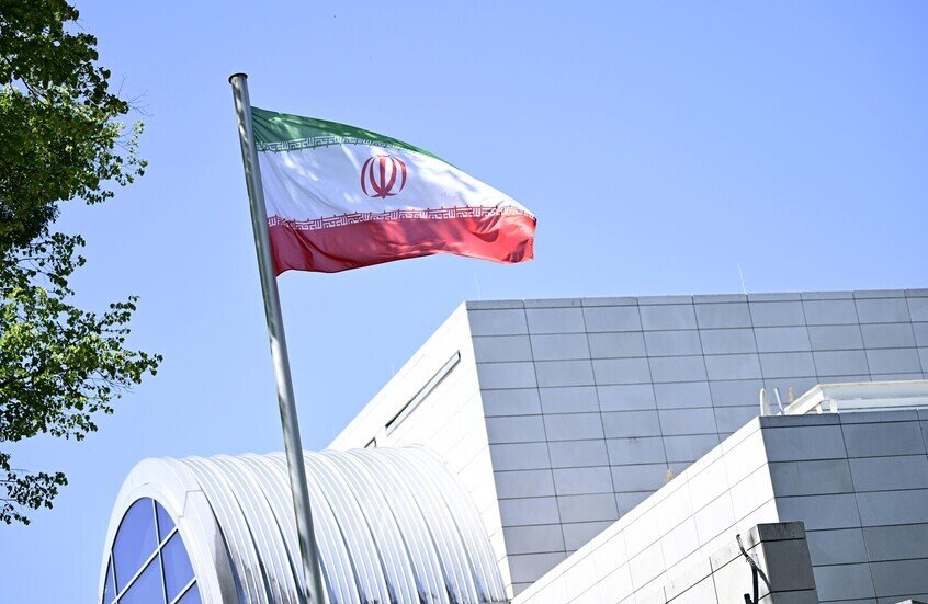 إيران تحمل زيلينسكي مسؤولية مهاجمة سفينة تجارية إيرانية في بحر قزوين.