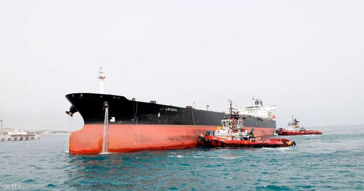 صادرات النفط الإيرانية تقترب من الصفر.. تراجع حاد في حركة العبور عبر هرمز