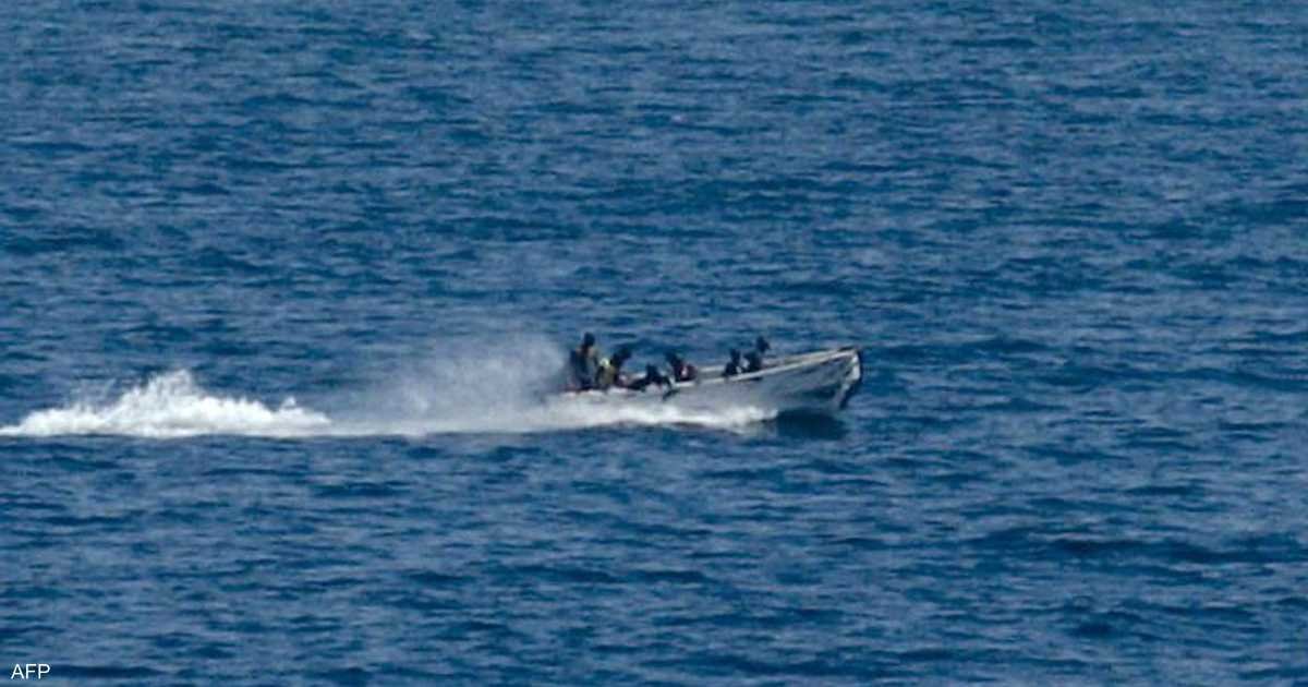 8 مسلحين يسيطرون على سفينة شحن قبالة سواحل الصومال