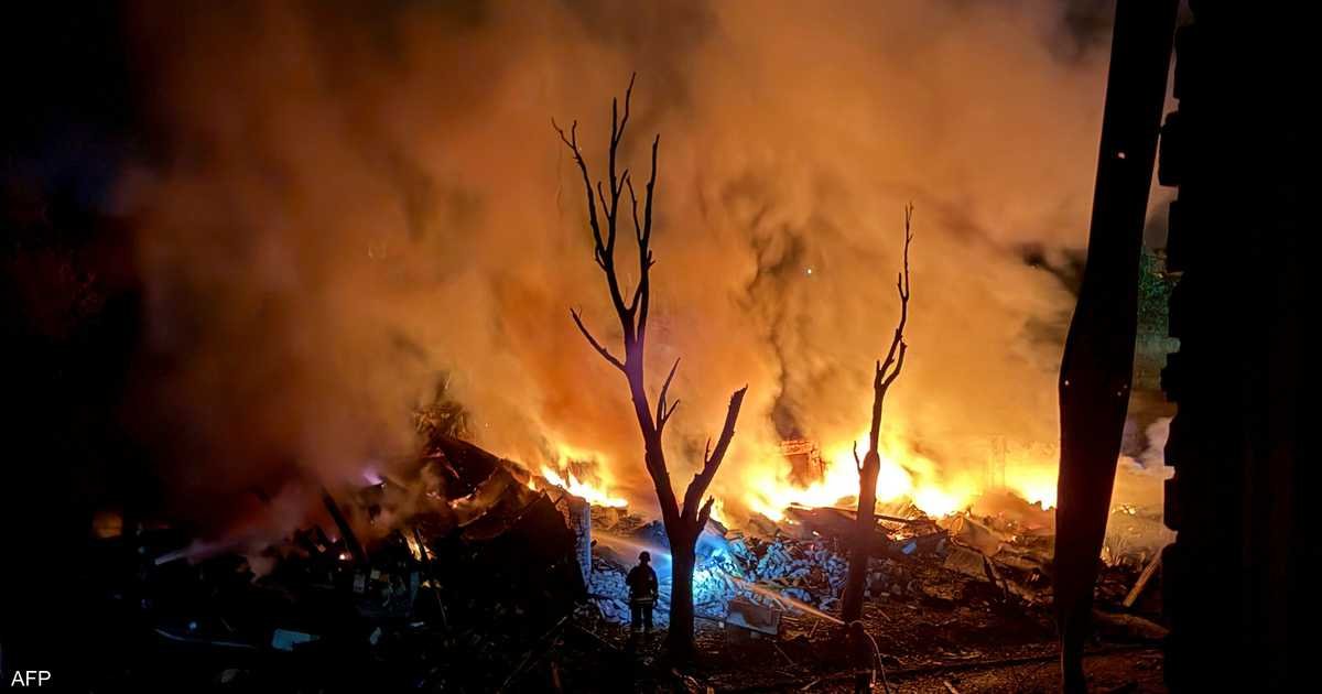 مسؤولون: هجمات روسية تودي بحياة 5 أشخاص في زابوريجيا وتسبب حرائق في كييف