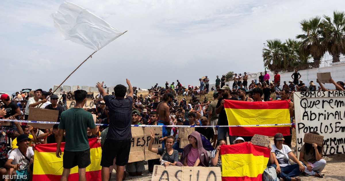 المغرب يوقف 294 مهاجرا أثناء محاولتهم الوصول إلى سبتة