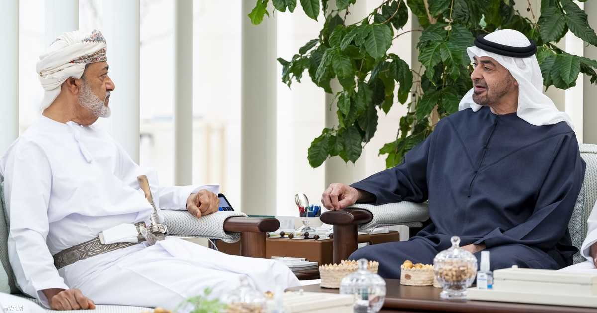 رئيس الإمارات وسلطان عُمان يبحثان مستجدات الأوضاع الإقليمية