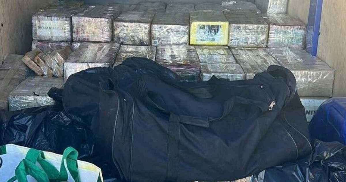 اعتقال نجم كرة قدم سابق أثناء تهريبه 1.5 طن من الكوكايين