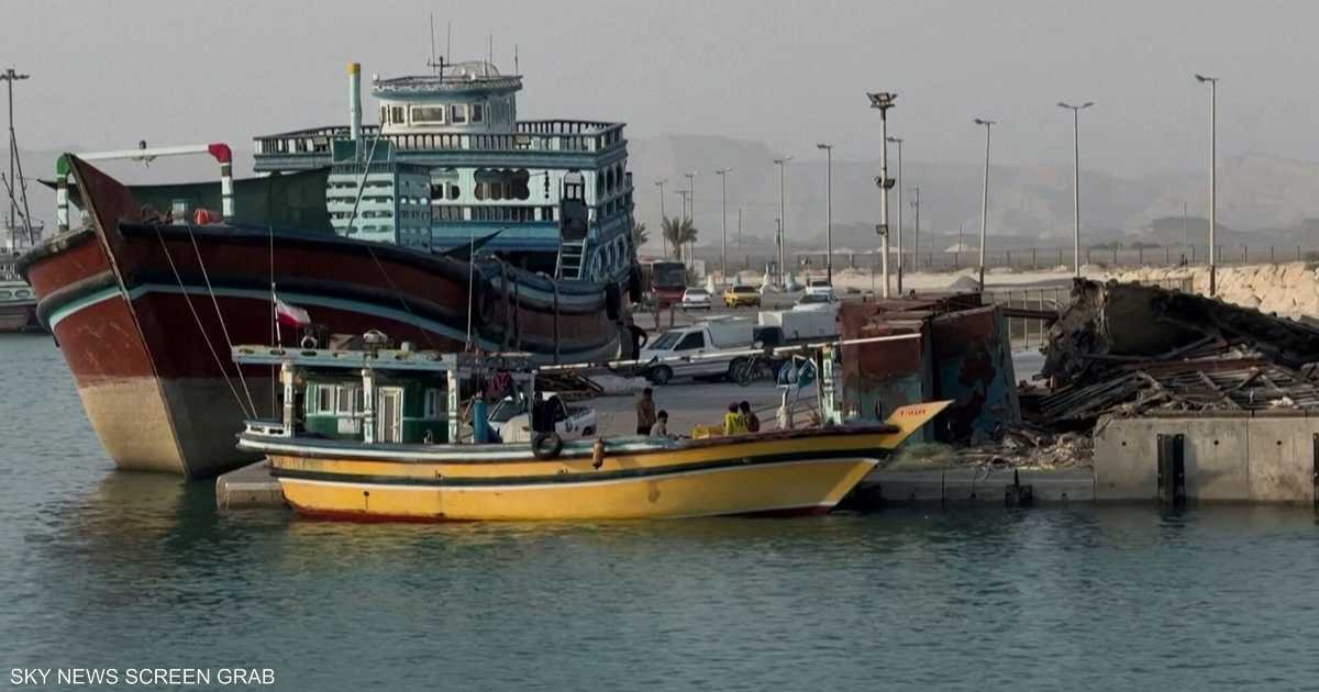إيران تحت الحصار.. تضارب القرار يهدد بقاء النظام