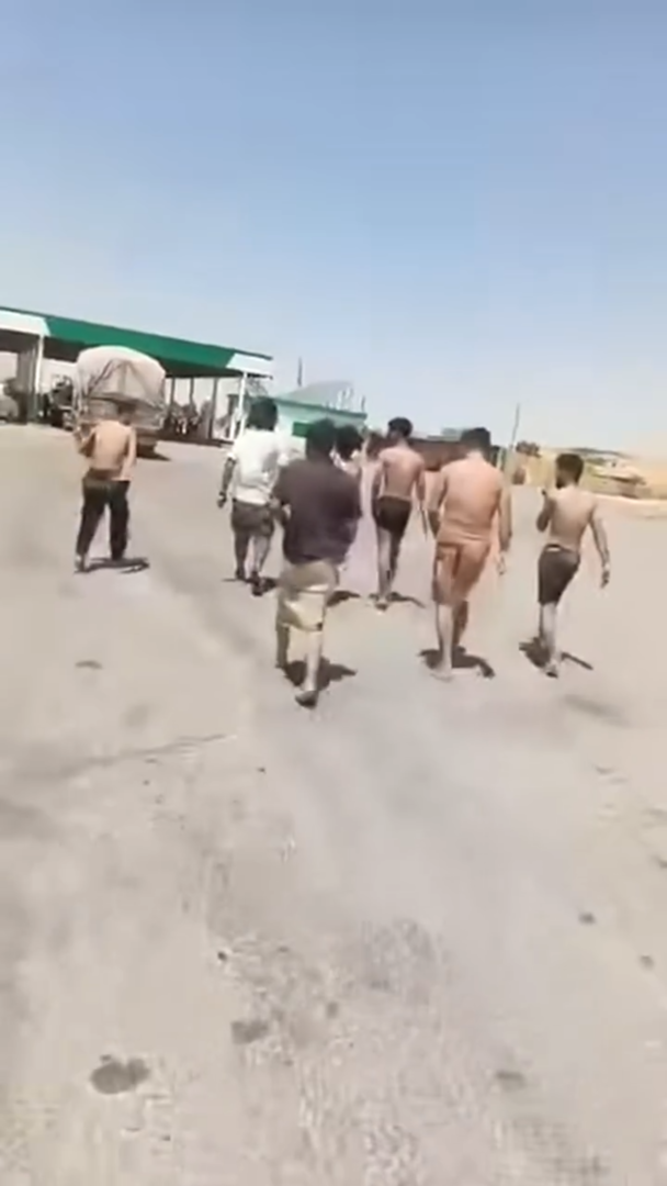 إعادة شبان سوريين من الحدود التركية بعد تعرضهم للضرب وسلب ملابسهم