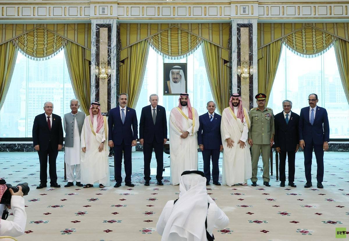 مسؤول سعودي: الاتفاقية مع تركيا وباكستان لا تستهدف تشكيل محور عسكري أو تكتل طائفي