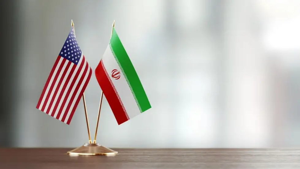 وزير الداخلية الباكستاني يصل طهران وقطر تتحدث عن نقطة مفصلية في مفاوضات مضيق هرمز