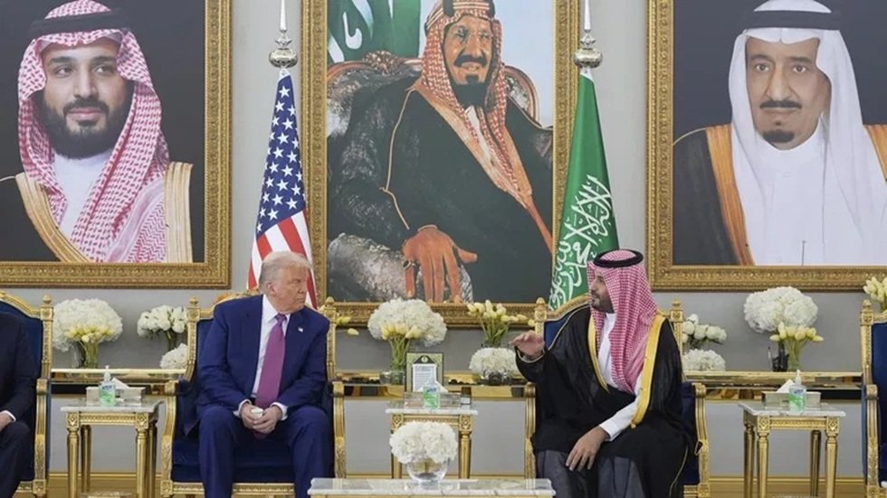 مسؤول سعودي: ترامب رضخ لتحذير المملكة من ضرب إيران