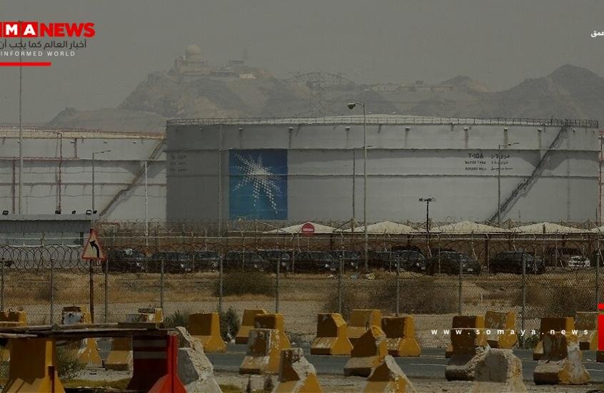 "بلومبيرغ": تضرر الخدمات اللوجستية للنفط السعودي جراء العمليات الحوثية في البحر الأحمر