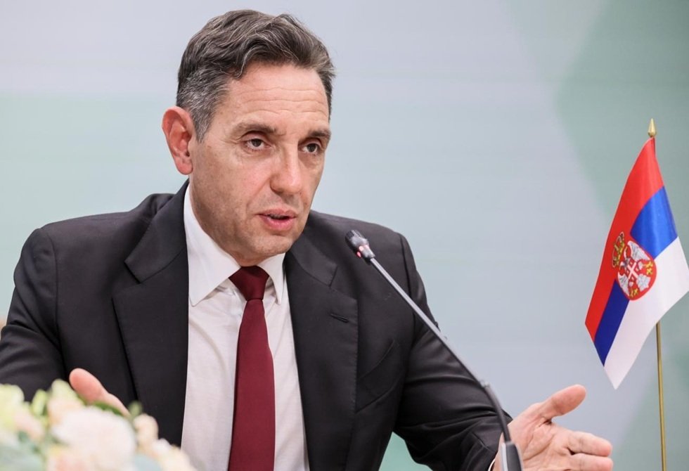 صفقات بلا شروط.. لماذا تميل بلغراد إلى الشراكة الروسية بدلًا من الأوروبية؟