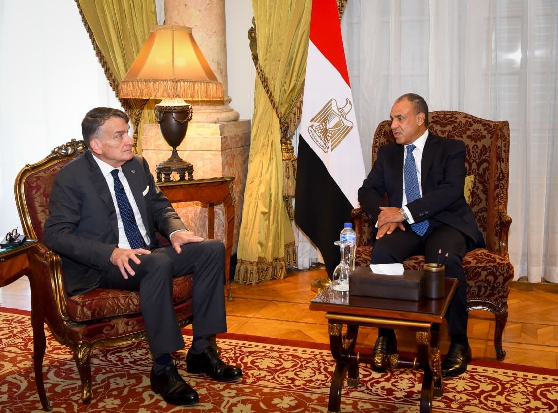 مصر تتصدى لمحاولات تفكيك الأونروا وتتمسك بولايتها الدولية