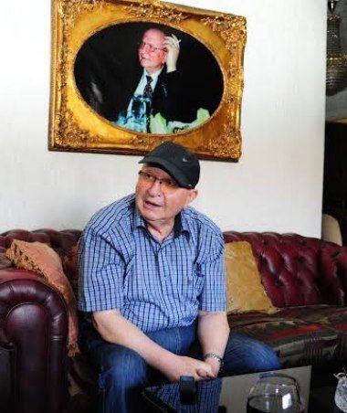 محمد قطان.. صوت من زمن التأسيس يرحل وتبقى حكاياته في ذاكرة الإعلام السوري