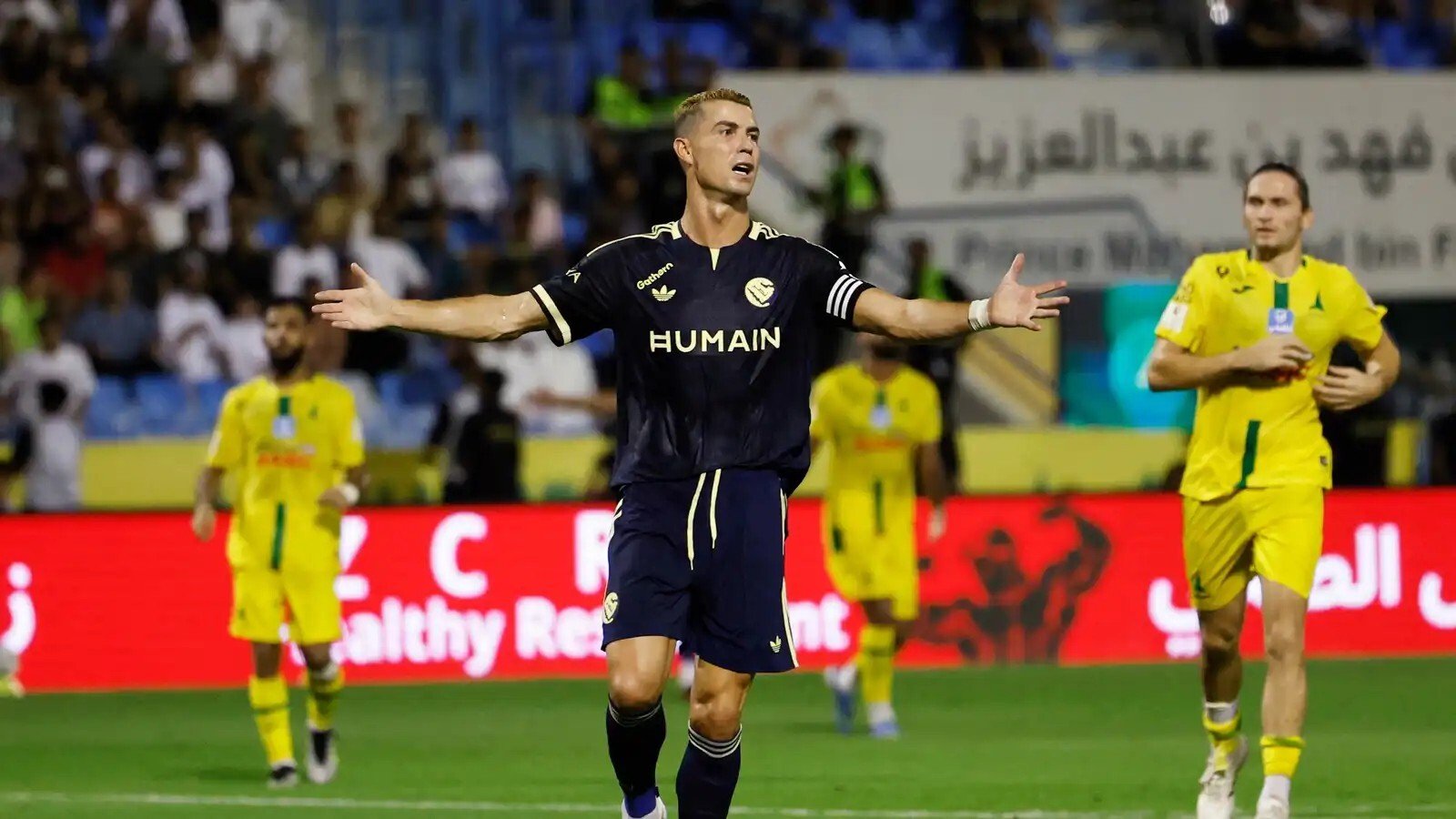 بعد تعادل النصر أمام الخليج.. كريستيانو رونالدو يعلق على المباراة
