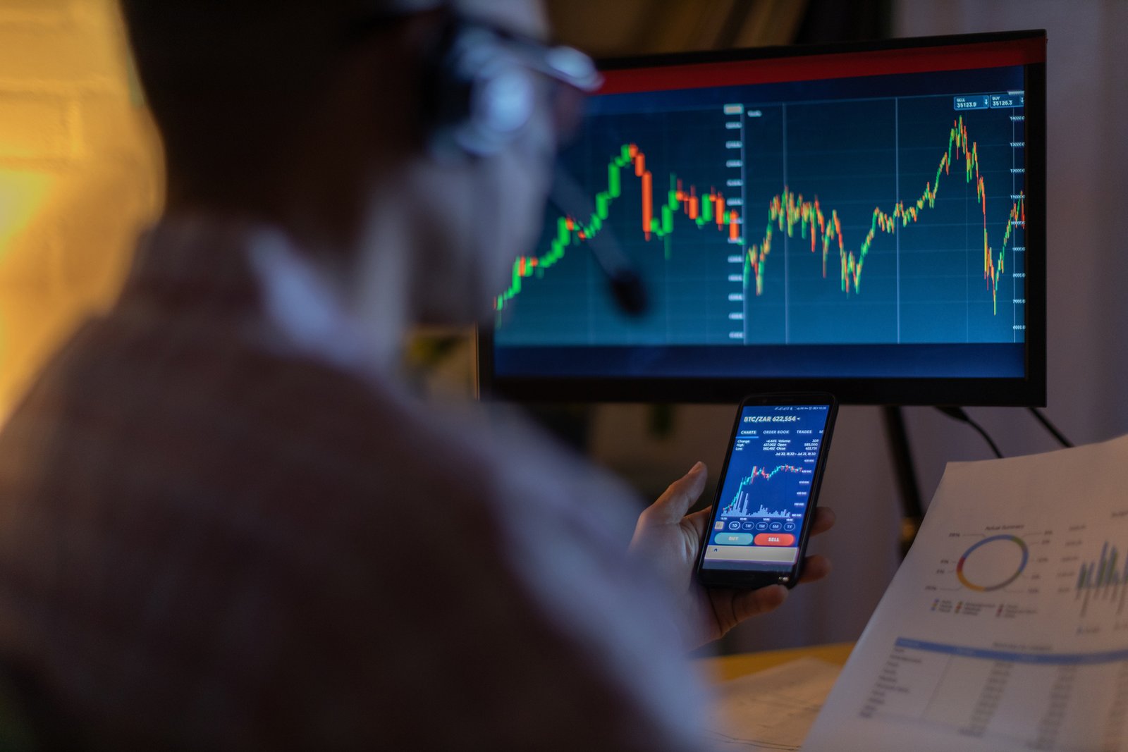 الأسهم السعودية تتراجع مع تصاعد المخاوف بشأن إمدادات النفط