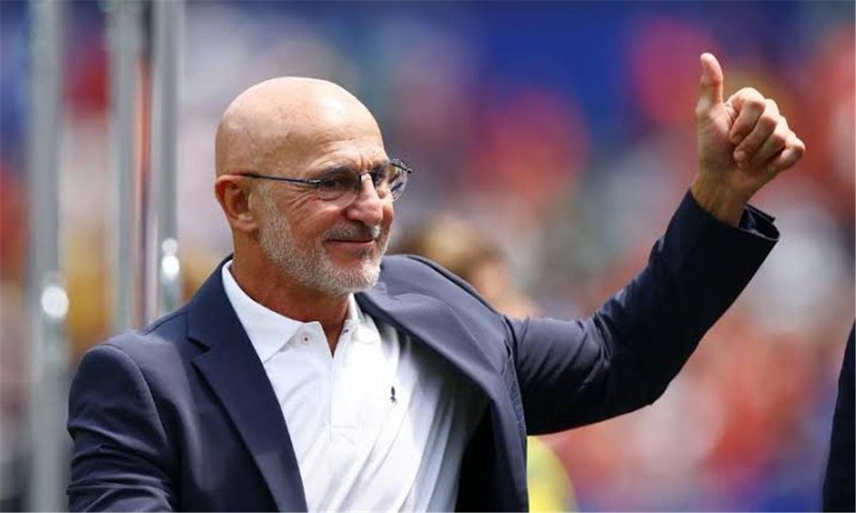رسميًا.. دي لا فوينتي يجدد عقده لقيادة منتخب إسبانيا